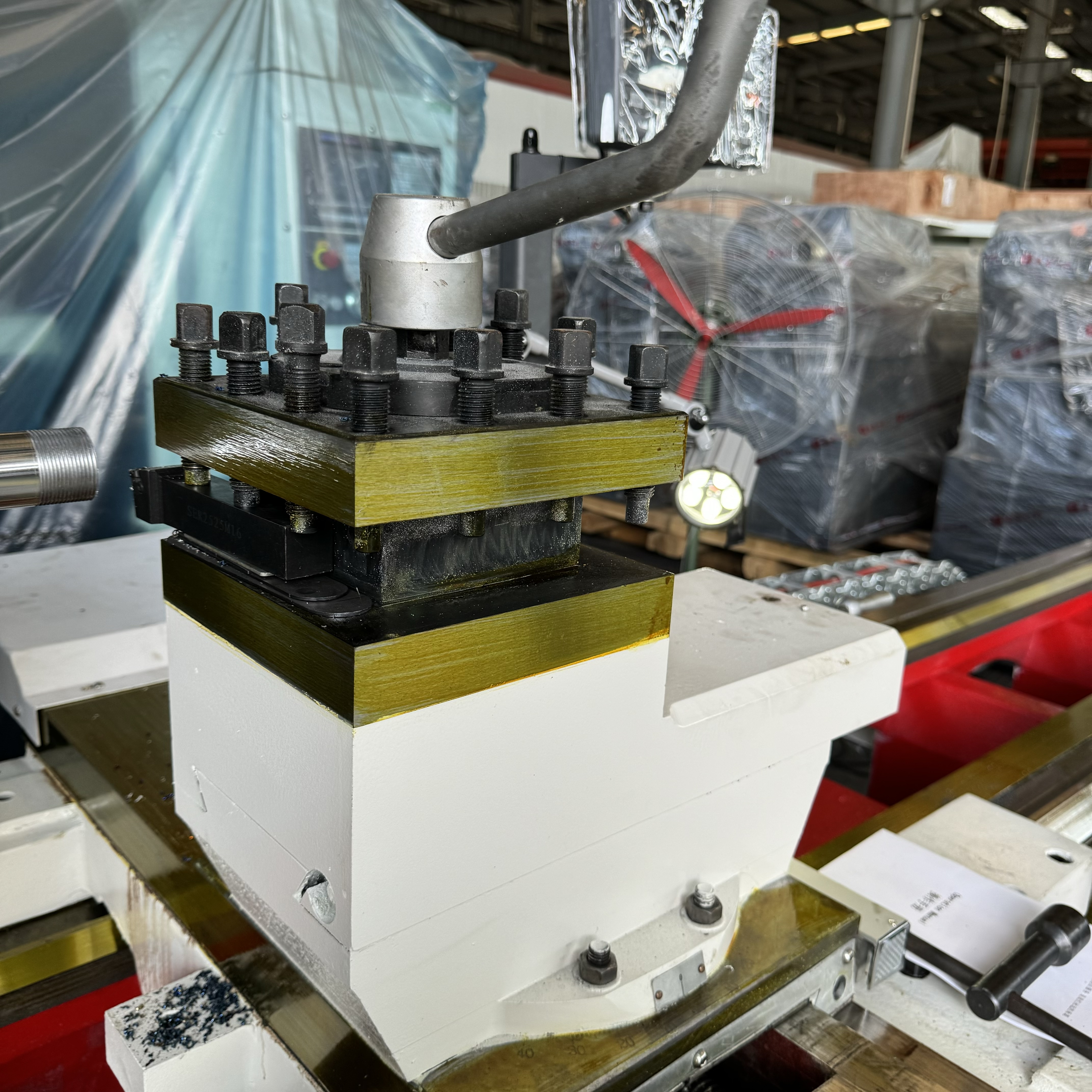 CNC Lathe ALCA6180-2000 Shipped to Italy: High-Performance Metal Processing Equipment Enters International Market