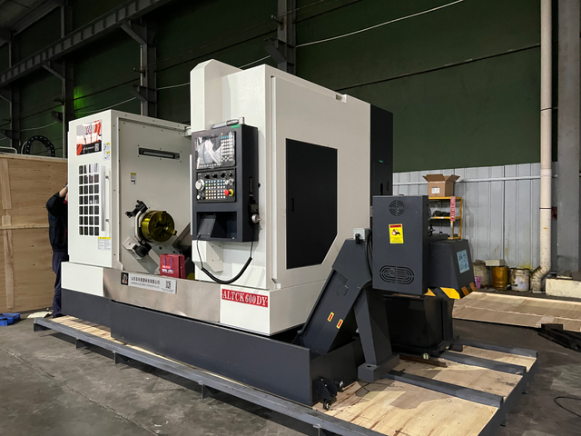 Excellent Features of TCK600DY Lathe