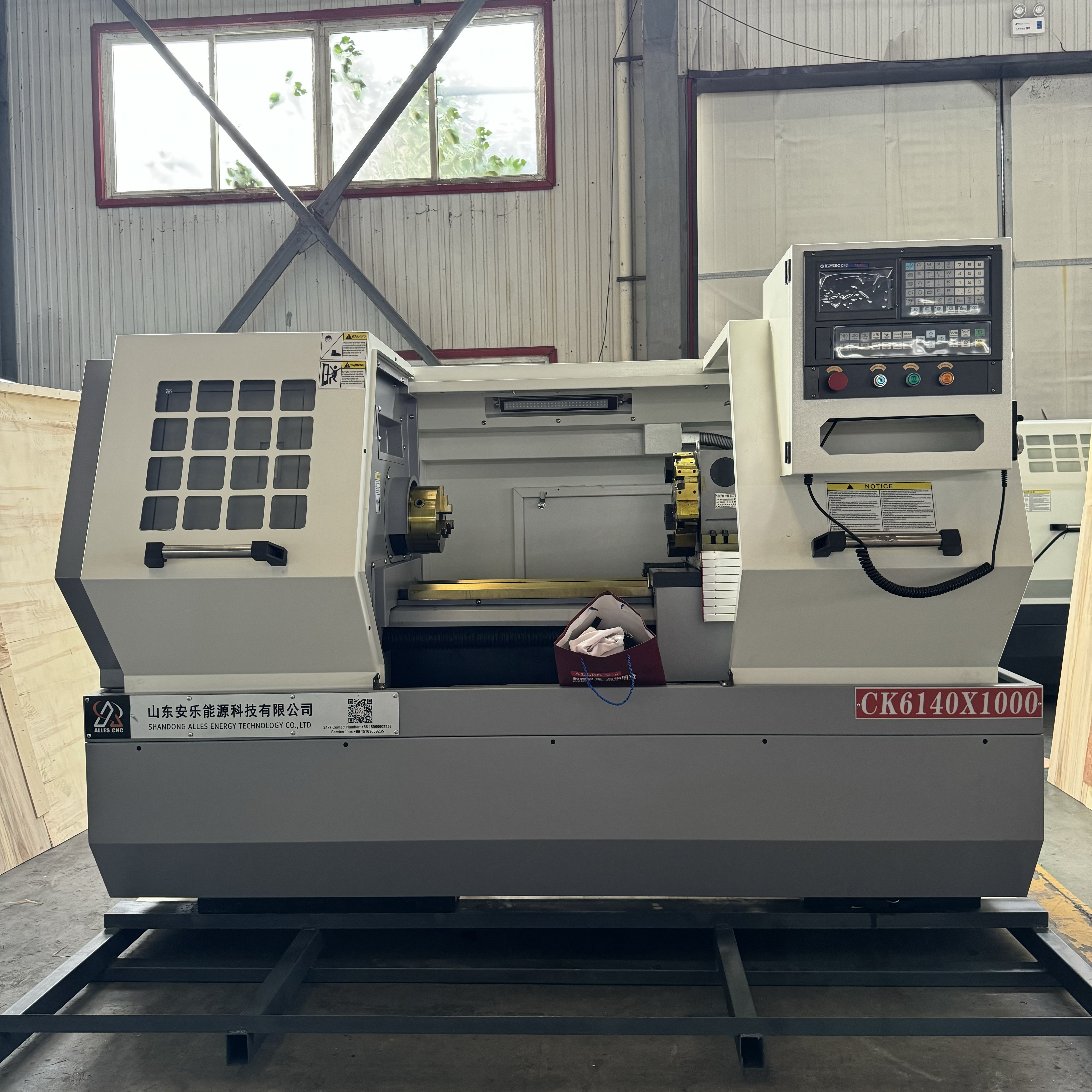 CNC lathe ALCK6140 is packed and shipped to Mexico to help precision manufacturing